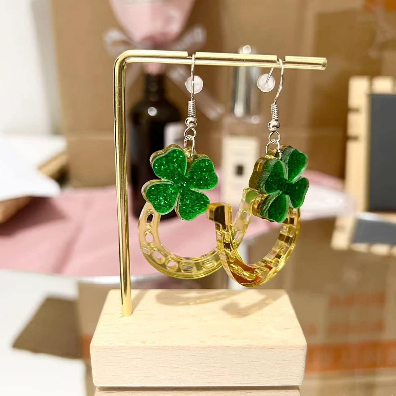 St. Patrick's Day Earrings for Women,Irish Shamrock Acrylic Dangle Earrings, Green Hat Clover Horseshoe Drop Earrings for Irish Festival